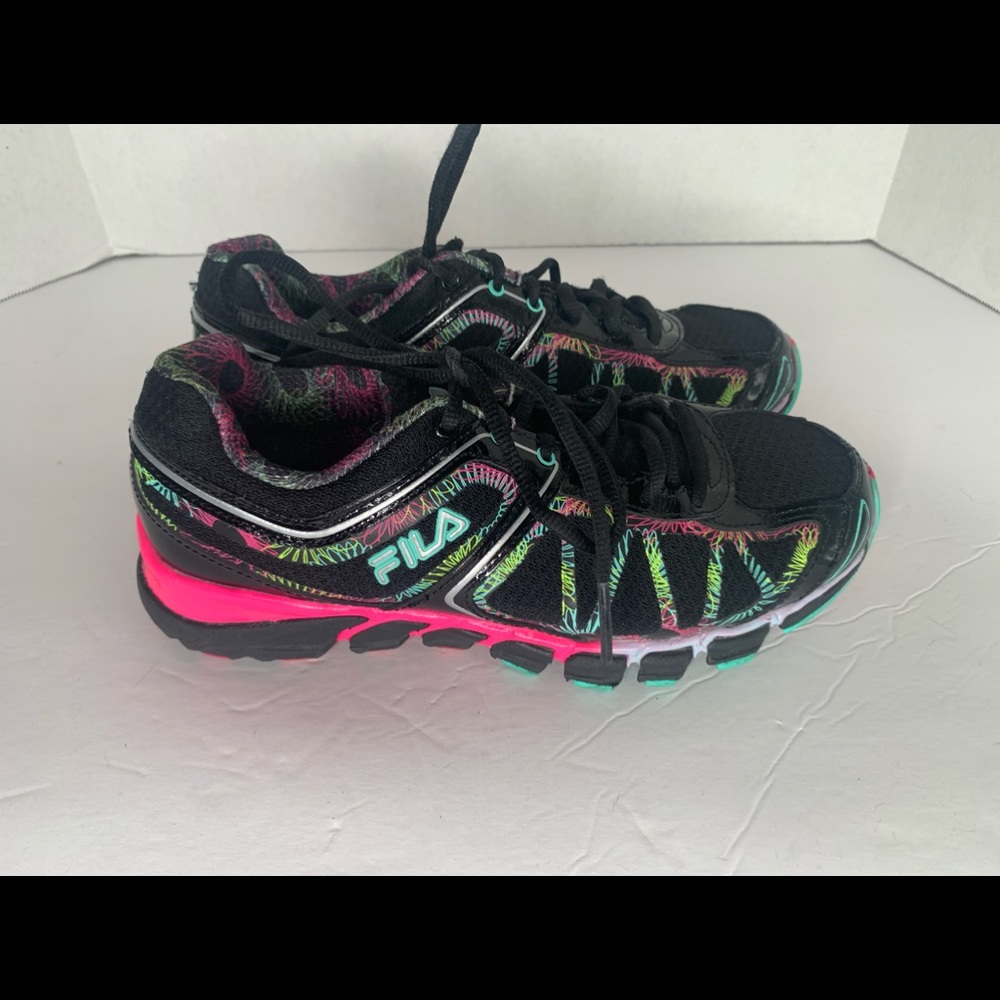 FILA women’s athletic shoes size 7, cool max